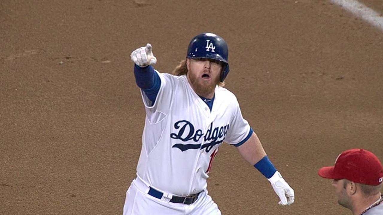 Beckett domina y guía a Dodgers sobre Cardenales