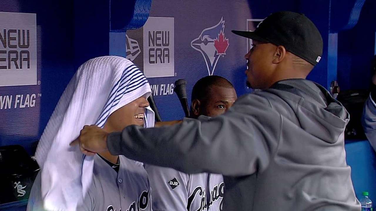 Cubanos batean HR en victoria de Medias Blancas