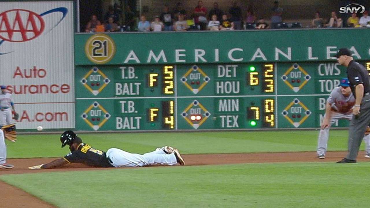 Mets lose challenge on steal in 10th inning