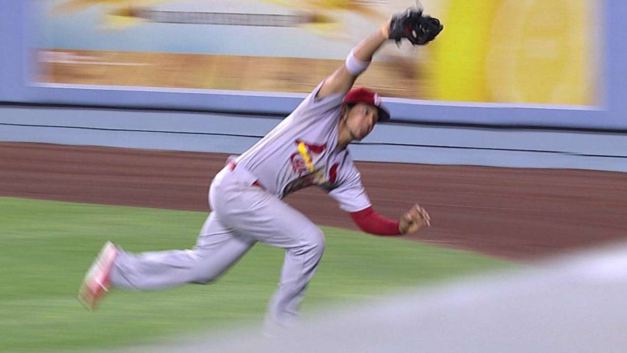 Cards stifle Dodgers with dynamic defense