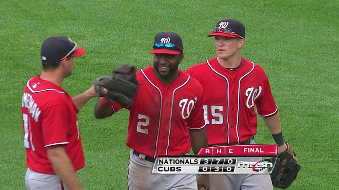 Nacionales vencen a Cachorros por partida doble