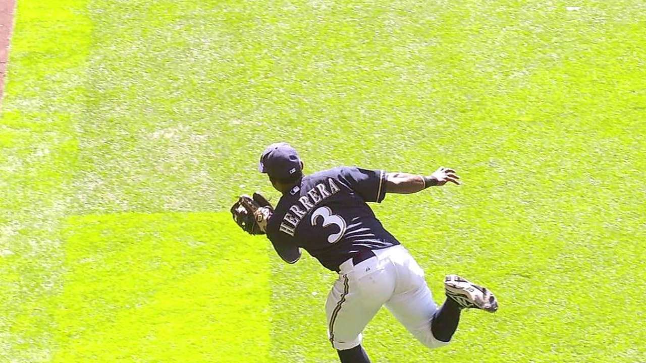 Brewers call up Herrera in place of Segura