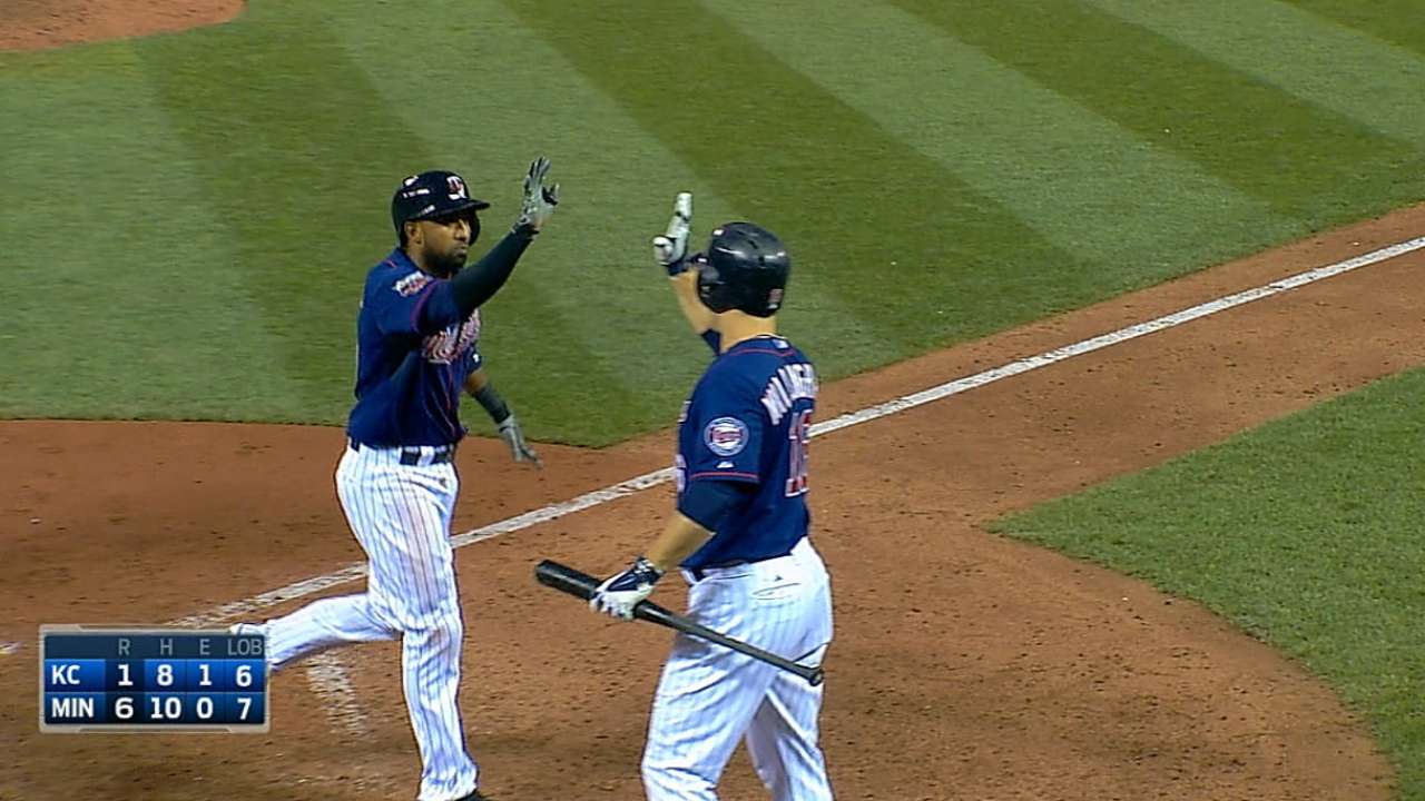 Fine debut keeps Nunez in Twins' leadoff spot
