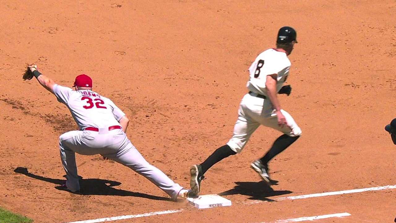Cardinals lose challenge on close play at first base