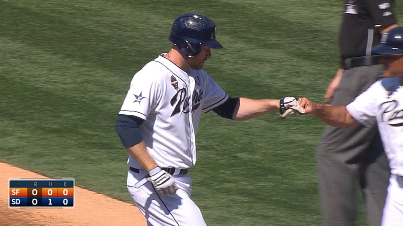 Headley finds stroke, notches four hits vs. Giants