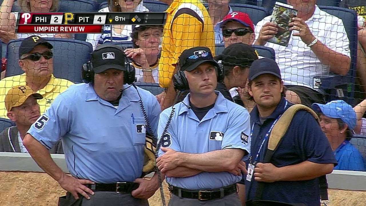 Crew review rules interference on Cutch's 3B