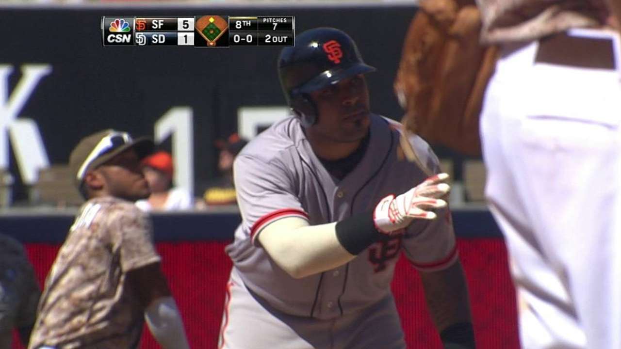 Lincecum volvió a dominar a Padres y ganó en S.D.
