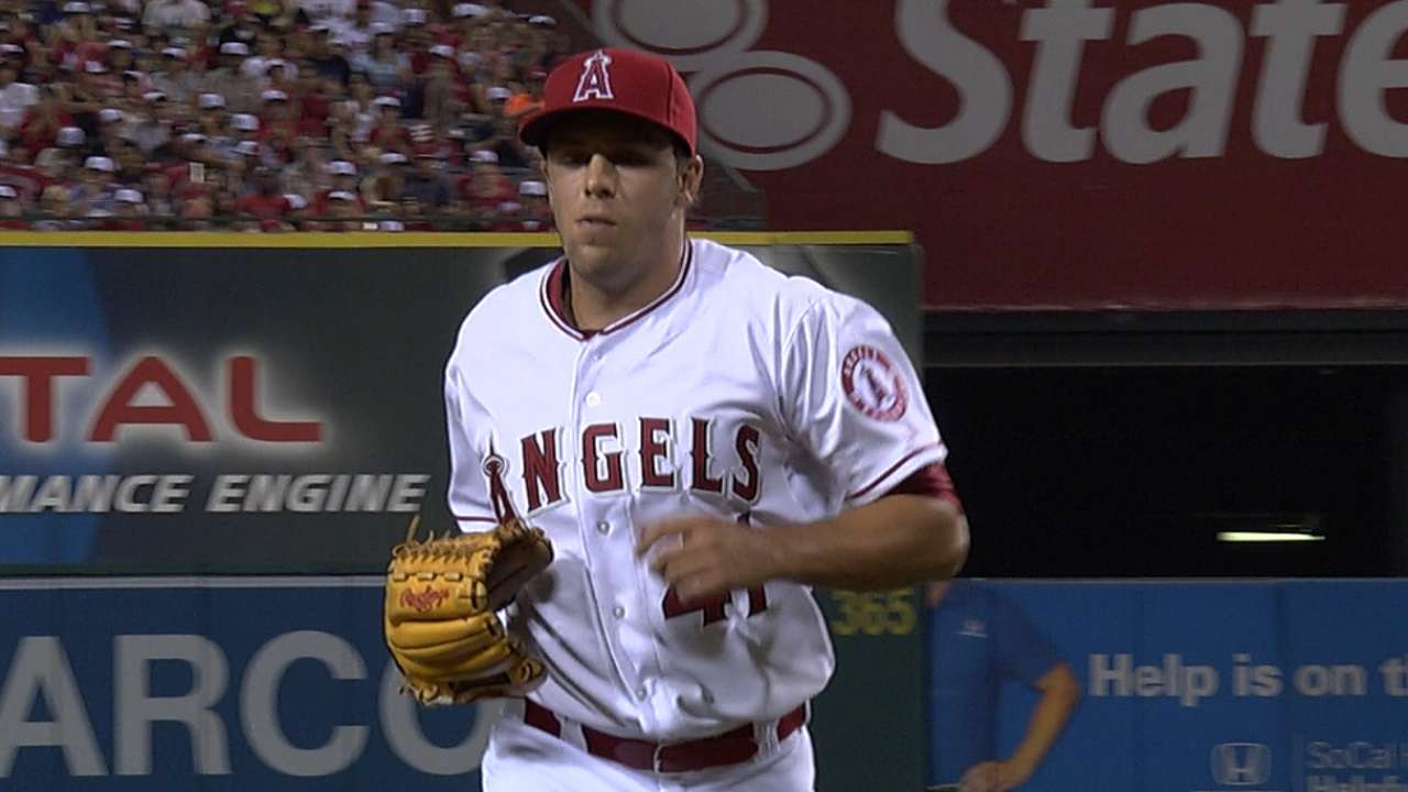 Roth recalled for depth, lefty option in bullpen