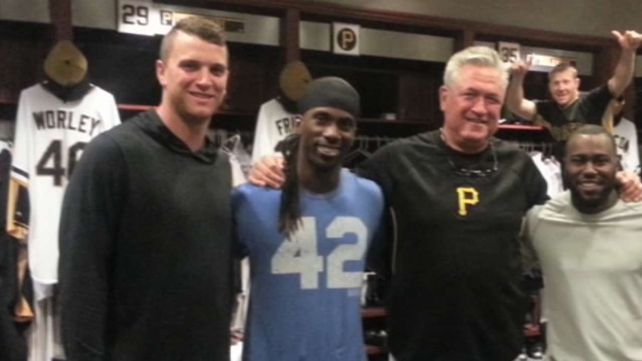 String of lefties awaits Pirates in second half