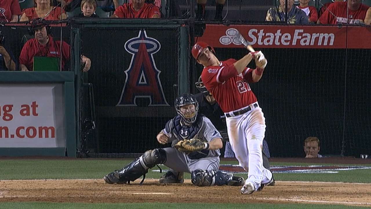 Trout jonronea y Angelinos dejan tendidos a los Rays