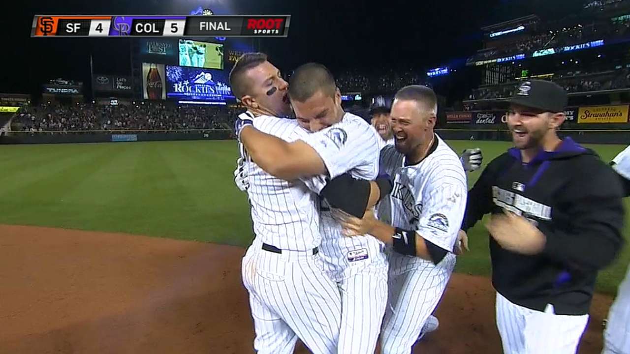 Doble de Arenado define triunfo de Rockies en la 9na