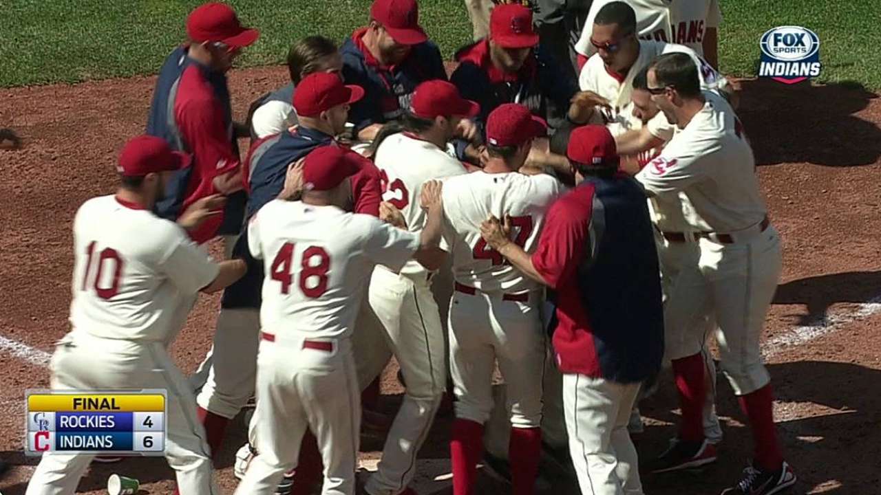 Indios dejaron tendidos a Rockies con HR de Bourn