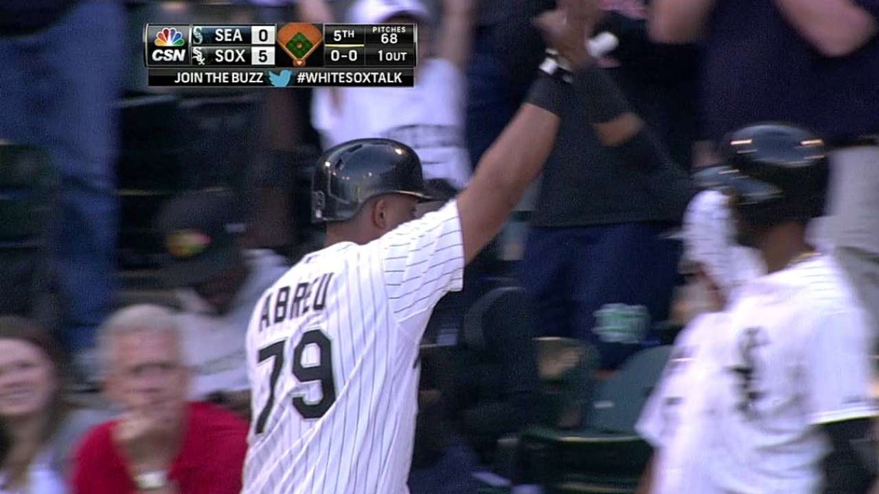 Abréu jonronea y guía a White Sox sobre Seattle