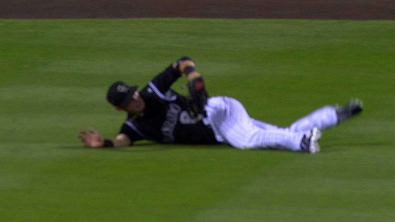 Dickerson gets breather with sore left wrist