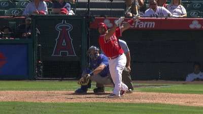 Pujols moves into tie for 21st on all-time homer list