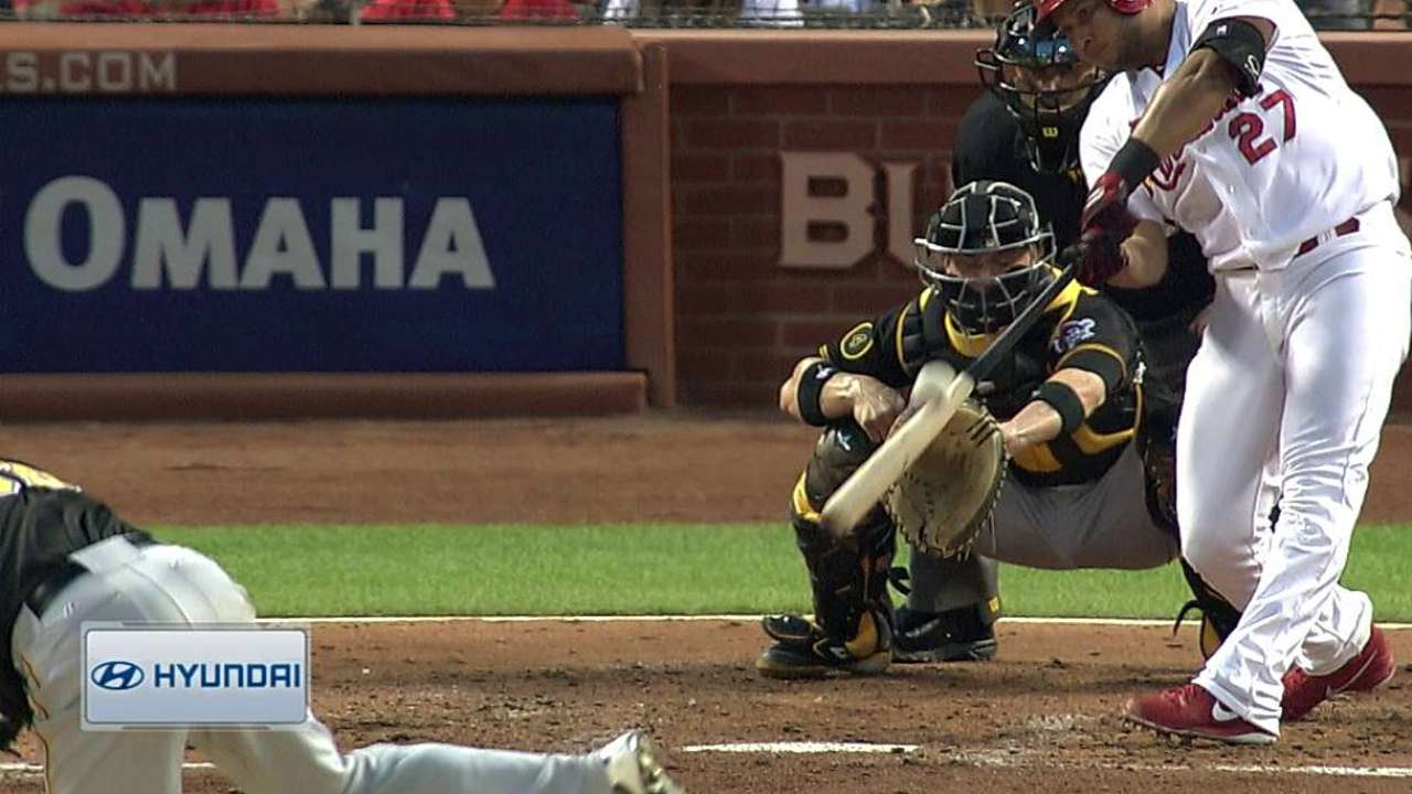 Cardenales doblegan a Piratas y acarician la cima