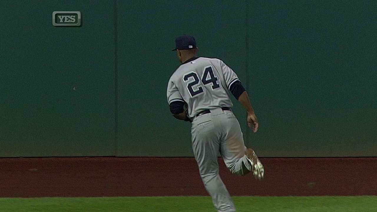 Yankees option Almonte for pitching depth