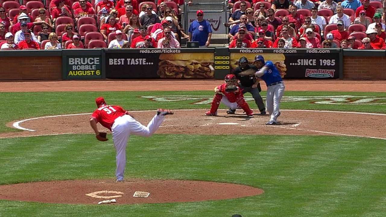Cubs evitan barrida detrás de Valbuena, Alcántara