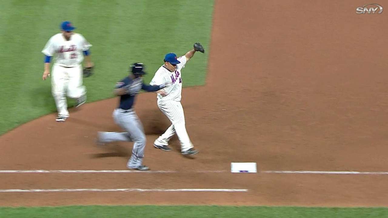 Fourth straight challenge goes Mets' way