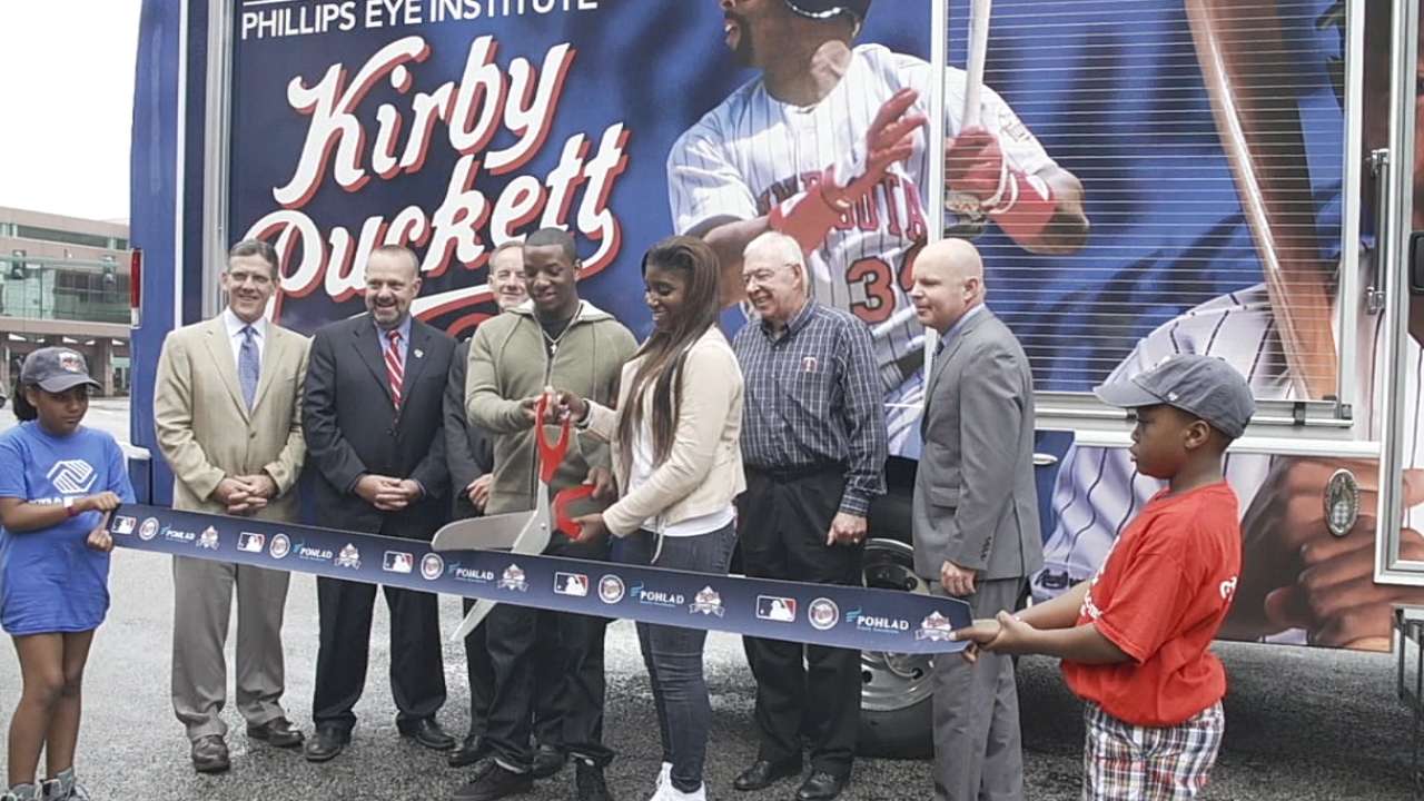 Kirby Puckett Eye Mobile unveiled at FanFest