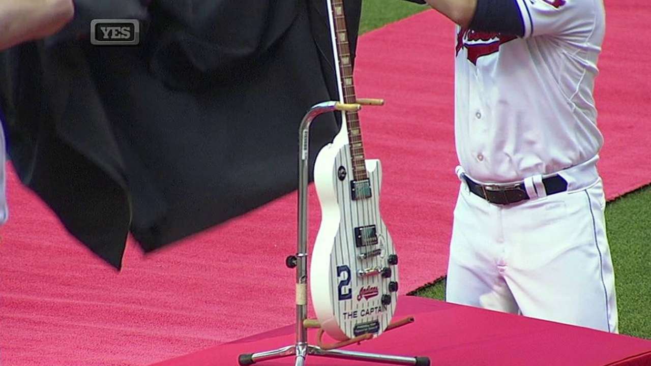 Tribe gives Jeter pair of unique retirement gifts