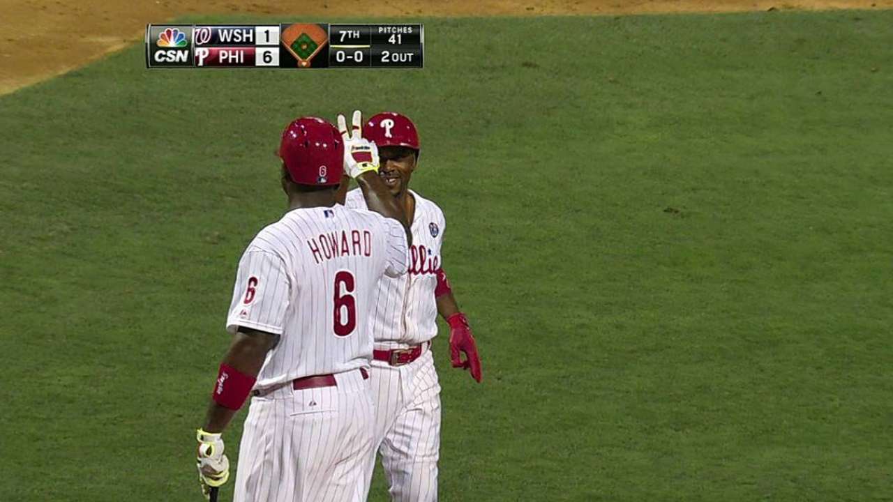 Rollins pega dos jonrones en victoria de Filis