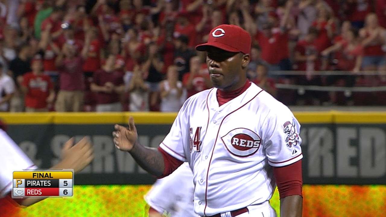 Aroldis sets MLB record with K in 40th straight game