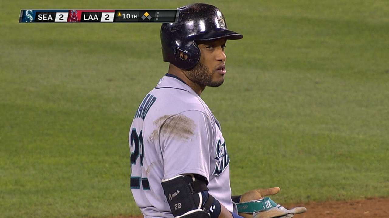 Cano out of Mariners' lineup with hamstring tightness