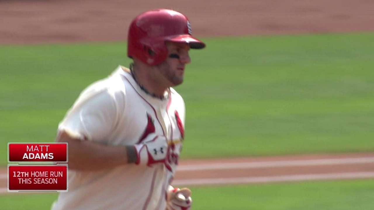 Cardenales atacaron temprano para vencer a L.A.