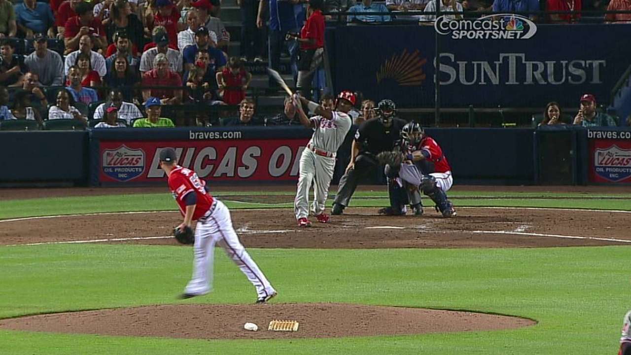 Hamels, Rollins conducen triunfo de Filis en Atlanta