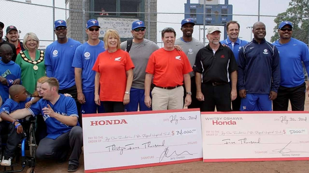 Blue Jays alumni teach skills for a good cause