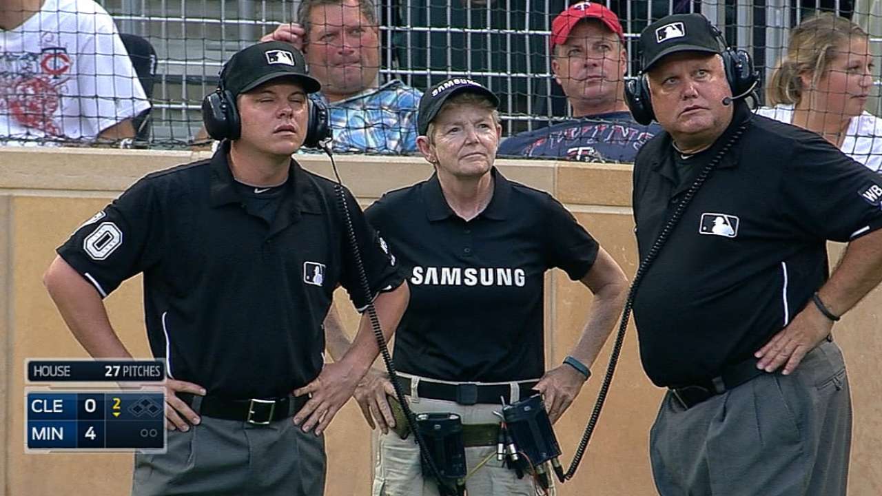 Umpires overturn home run call on Twins