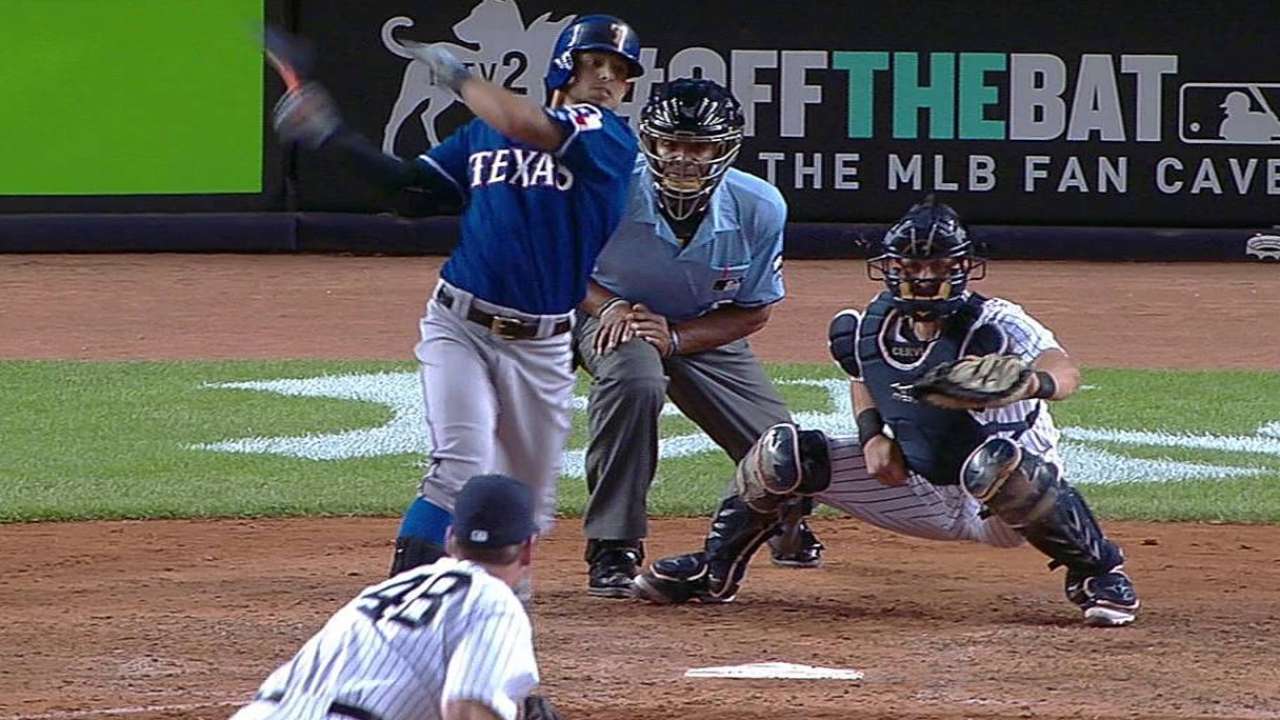 Rangers hundieron a Yankees con ataque oportuno