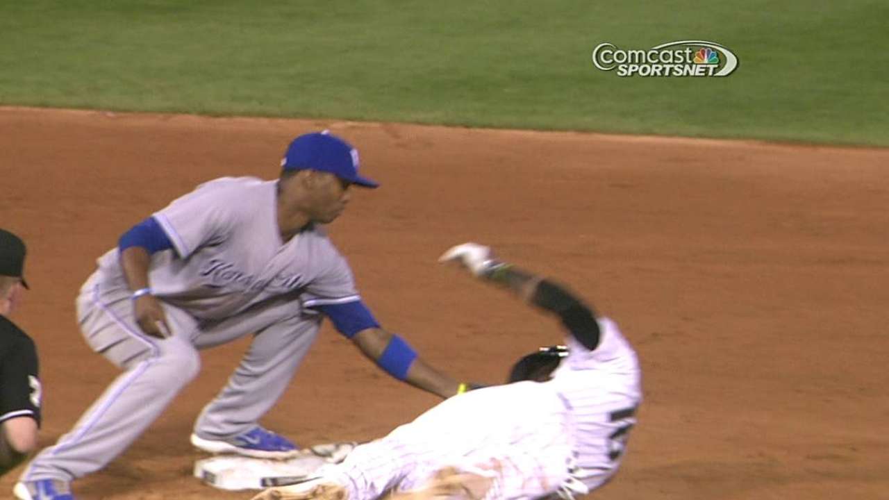 White Sox gain on pair of reviews vs. Royals