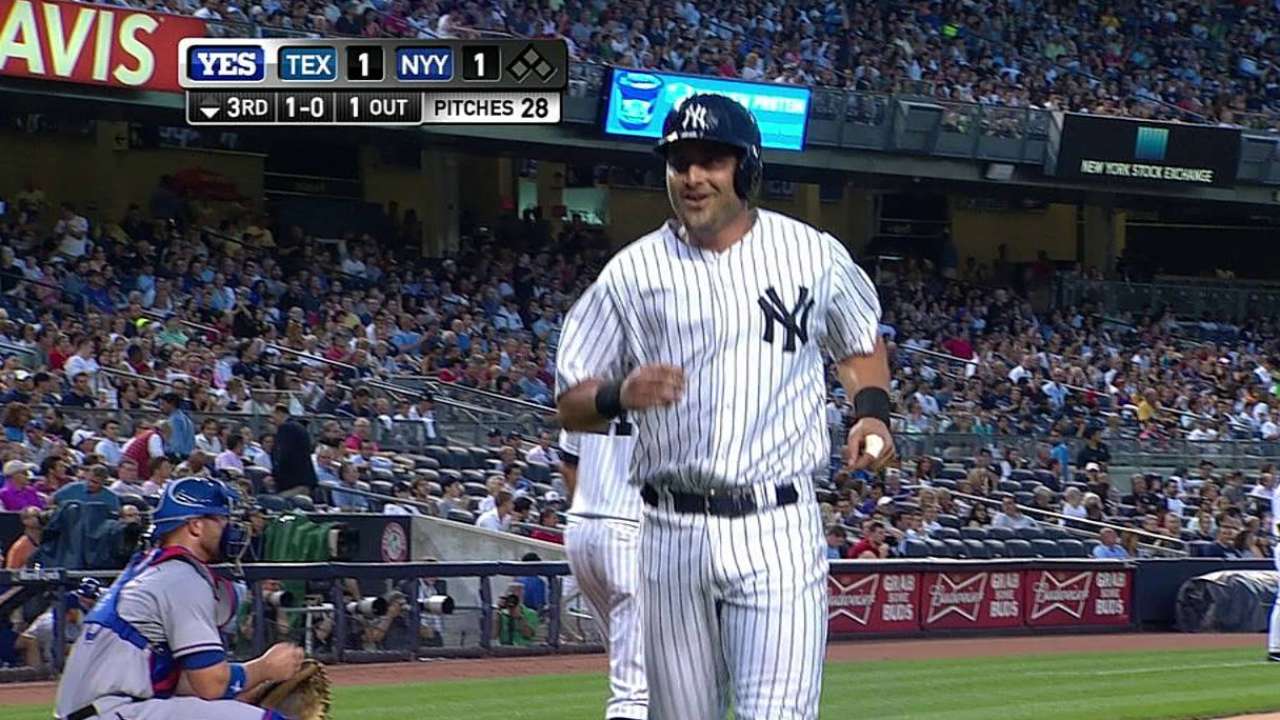 N.Y. vence a Texas en juego acortado por la lluvia