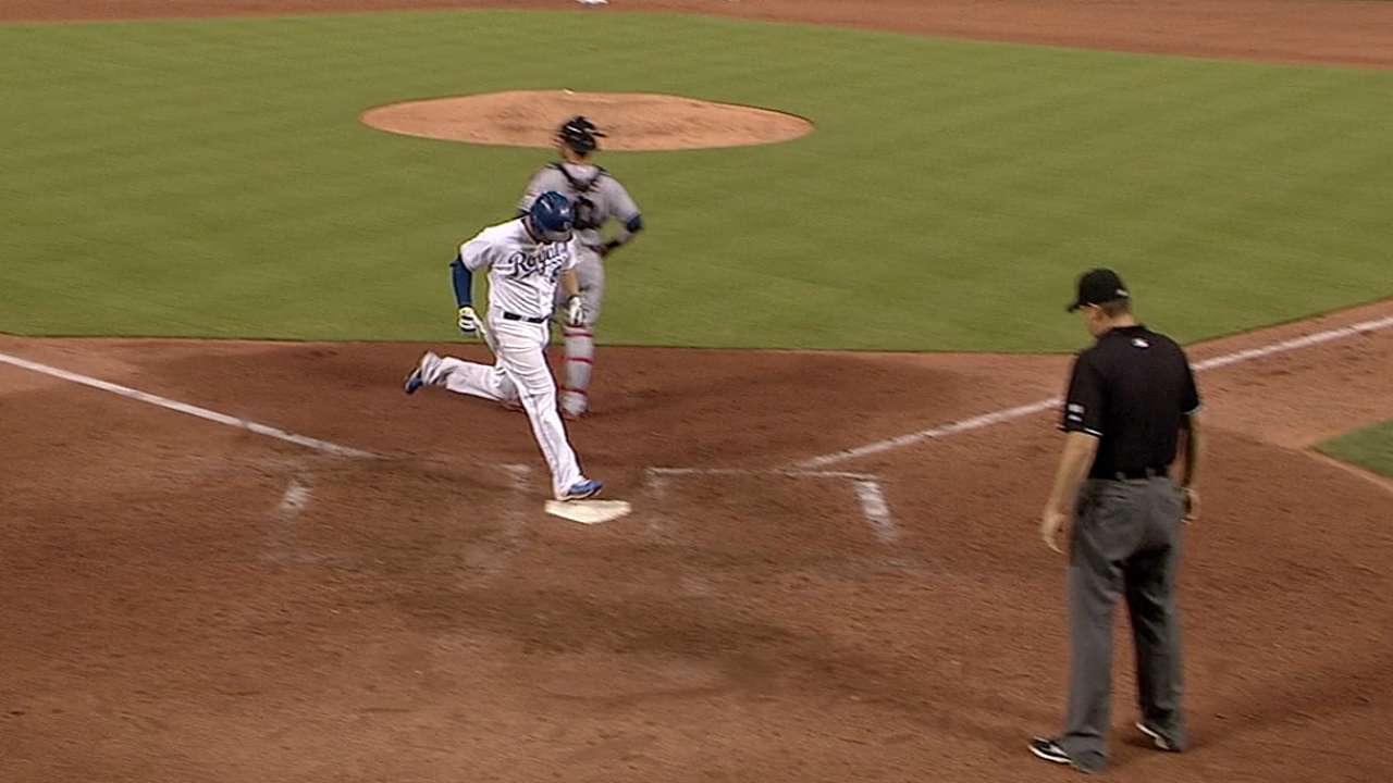 Moustakas notches 'Little League homer' vs. Tribe