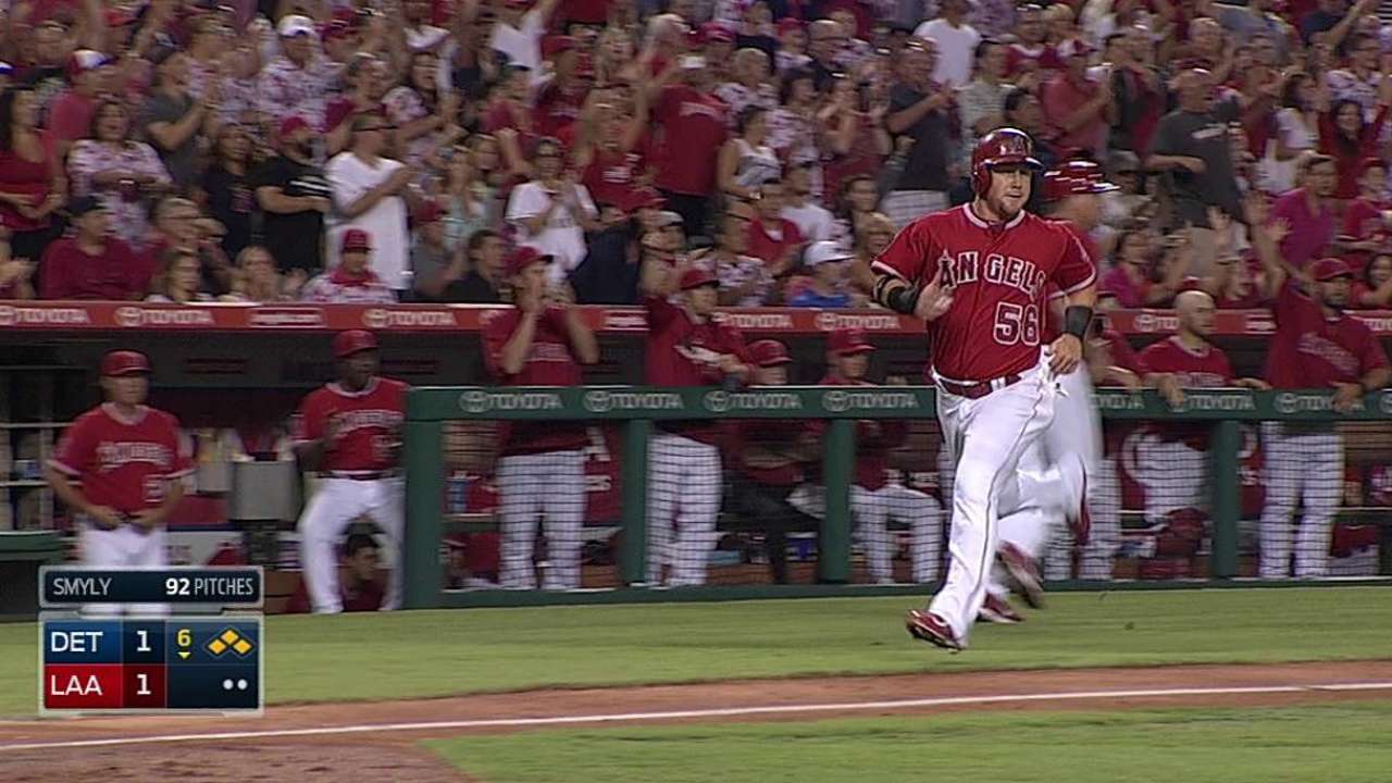 Palo de Navarro decide victoria de Angels vs. Tigres