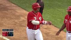 Cueto throws zeros as Reds end steep slide