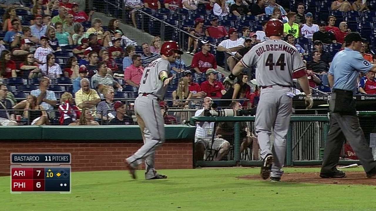 Prado y los D-Backs vencieron a filis en 10 entradas