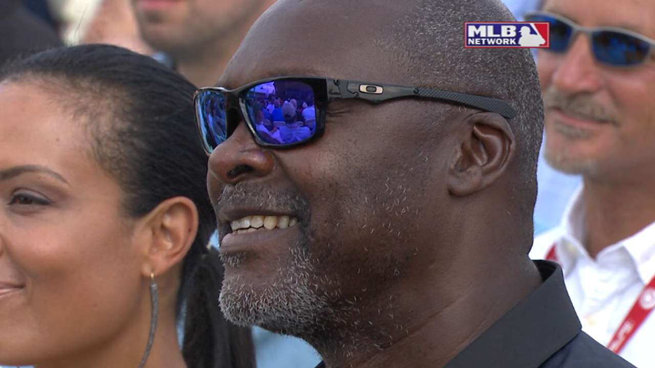 La Russa meets with two GM candidates