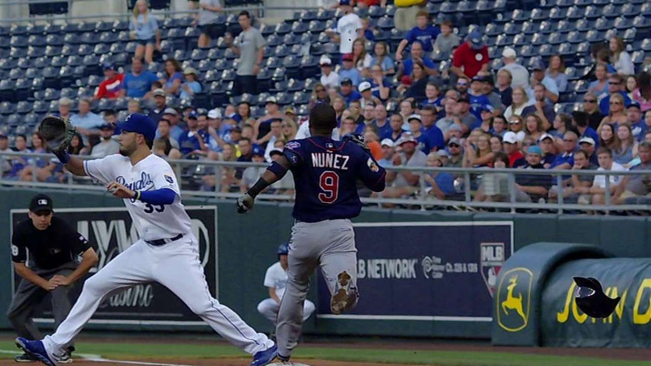 Twins can't capitalize on overturned call