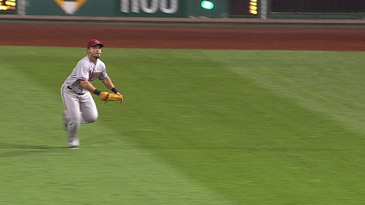 Brewers acquire Parra from D-backs for prospects