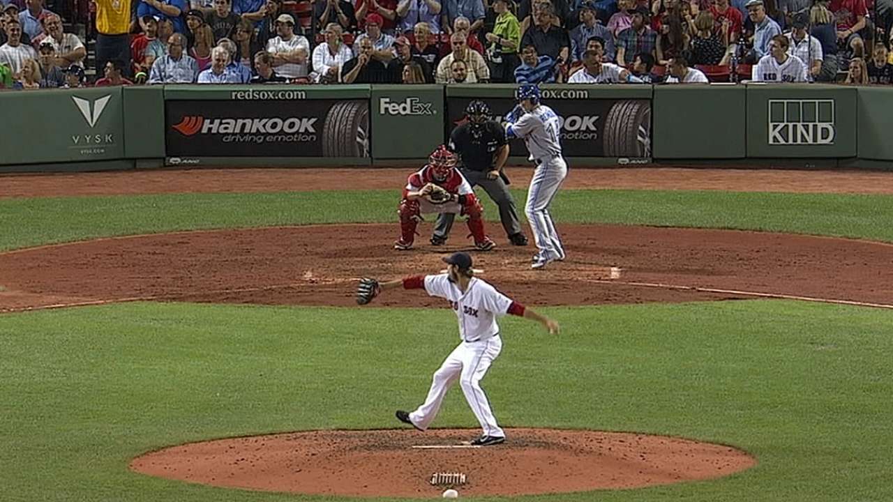 O's trade for Red Sox lefty reliever Miller