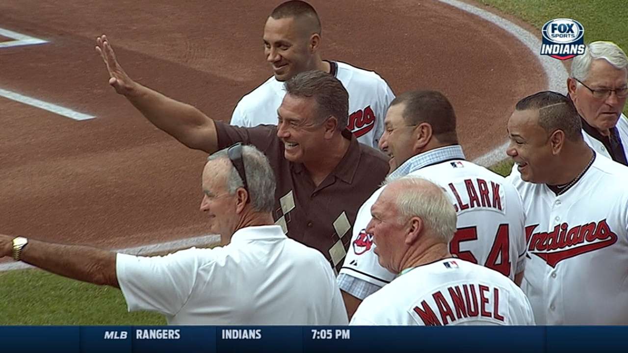 Indians honor longtime play-by-play voice Hamilton