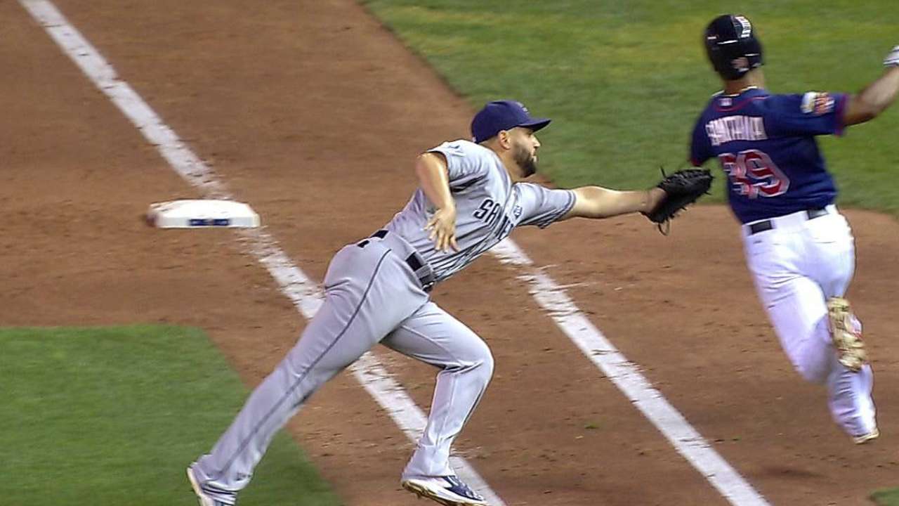 Padres win replay challenge in sixth vs. Twins