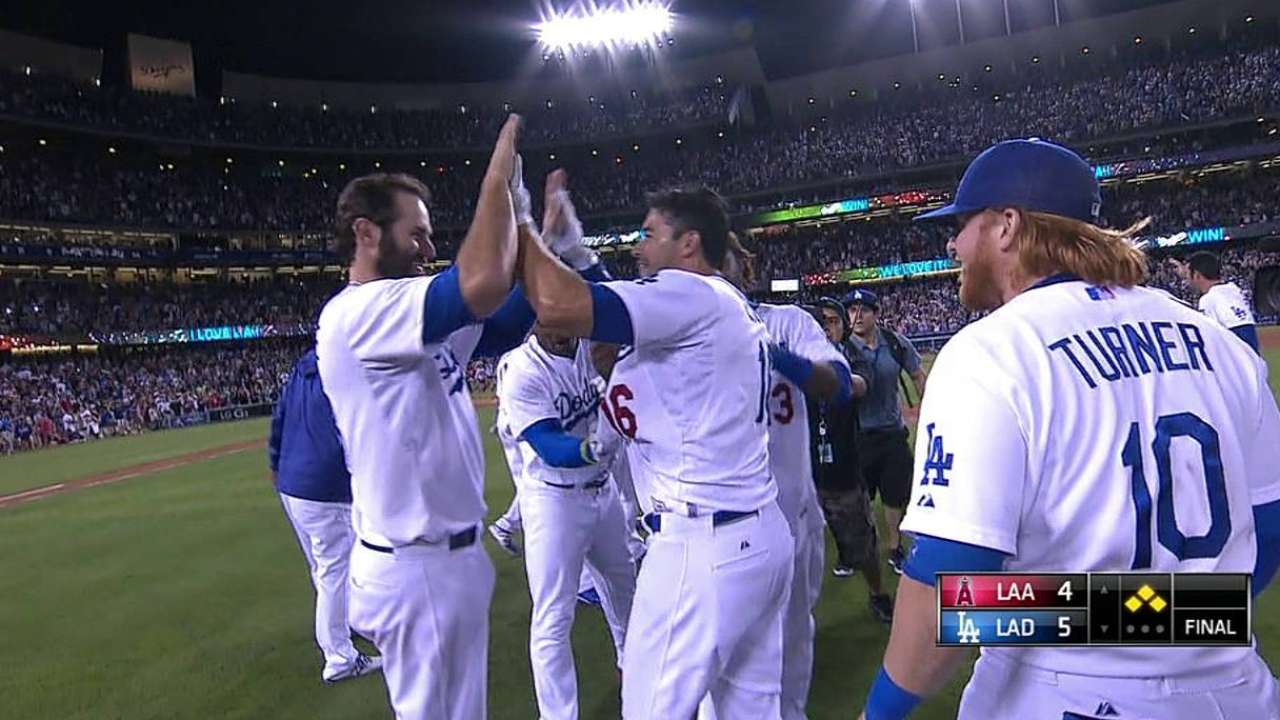 Uribe, Dodgers dejaron tendidos a Angels en la 9na
