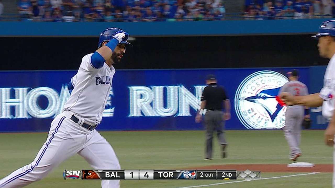 Bautista y Hutchison fueron los verdugos de Orioles