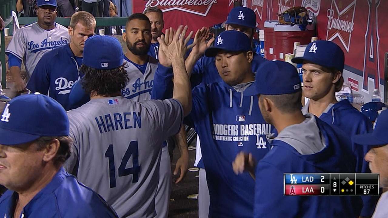 Haren puts Dodgers in Freeway Series driver's seat