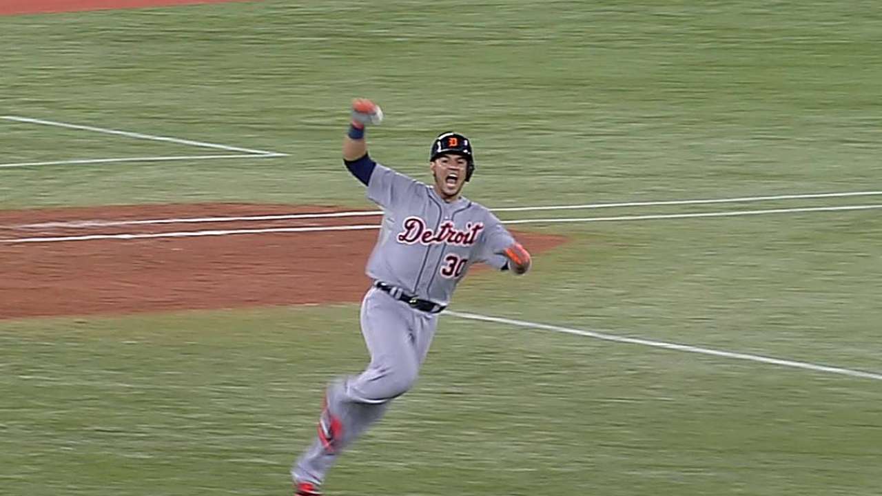 Suárez, Tigres remontan y vencen a los Azulejos