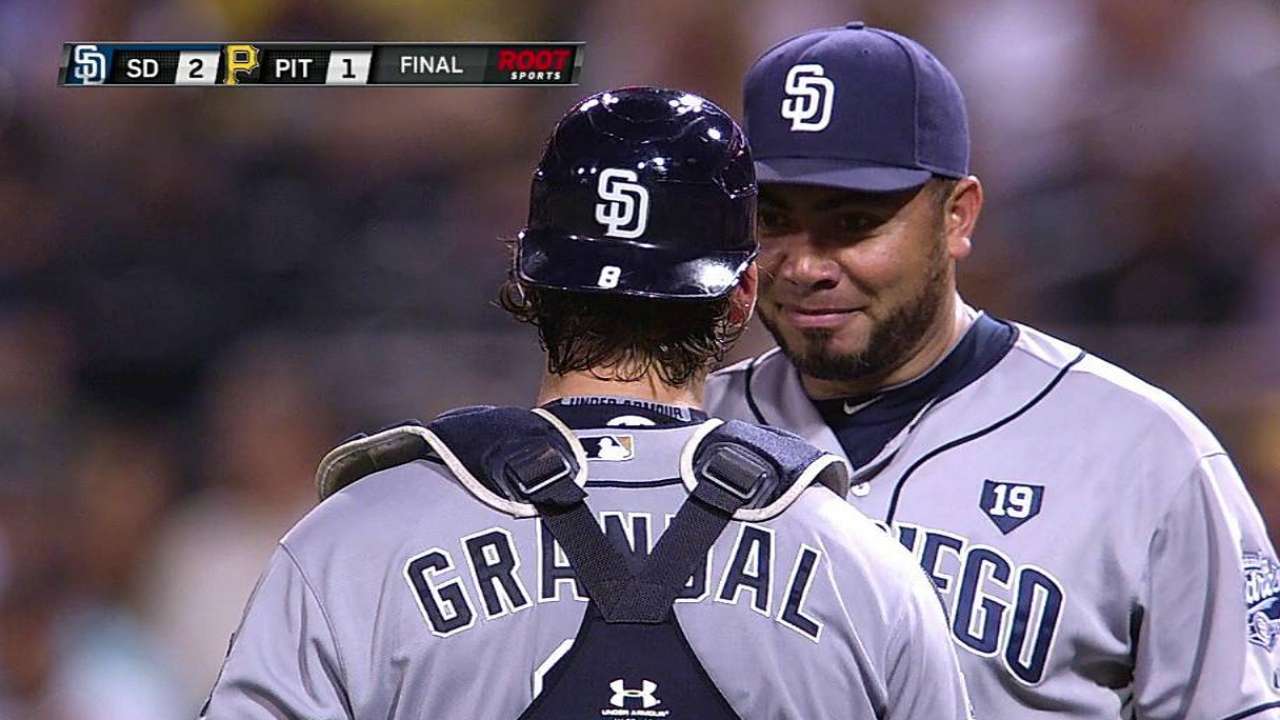 Stults condujo a los Padres a la victoria en Pittsurgh